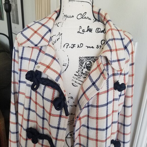 Country Place Vintage Plaid Lined Cape - Picture 12 of 13